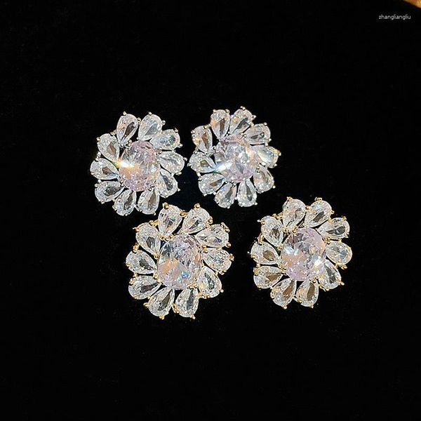 Pendientes de tuerca CAOSHI Zirconia brillante oreja señora flor elegante para ceremonia de compromiso accesorios elegantes joyería elegante para mujer