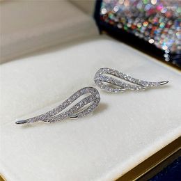Pendientes de sementales Caoshi Chic Wing para mujeres deslumbrantes Tiny Zirconia Diseño delicado Accesorios para bodas de la oreja Novia Joyería de moda