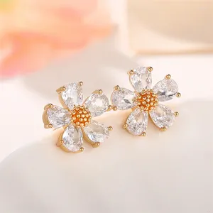 Boucles d'oreilles CAOSHI exquise forme de fleur dame portable quotidien gracieux brillant zircone oreille bijoux pour la cérémonie de fiançailles