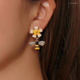 Stud Earrings Cartoon Bee hangdoek damesmode bloem thema vrouw diamant bengelen aretes de mujer
