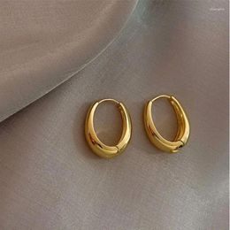 Boucles d'oreilles Classic Alloy Smooth Metal Hoop pour la femme Fashion Corée des bijoux coréens Tempérament Girl Daily Wear