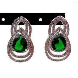 Boucles d'oreilles clairs du zircone cubique pave