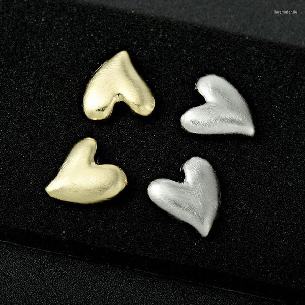 Pendientes de botón Aleación de aire frío Chapado en oro Cepillado en forma de corazón Mujer Simple Retro Sub-color 925 Aguja de plata