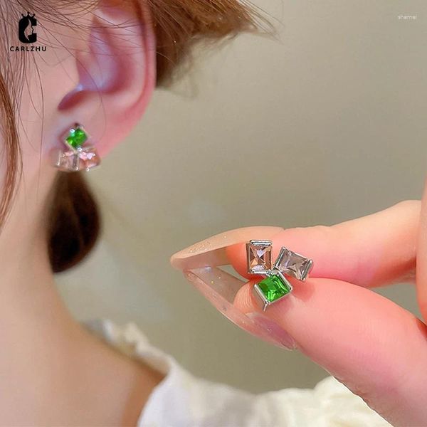 Boucles d'oreilles à goujons carré de strass de ramiement petit pour femmes bijoux de fête exquise polyvalente à la mode