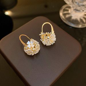 Boucles D'oreilles Créatif Élégant Incrusté Zircon Blanc Fleur Cluster Panier Pendentif Dangle Boucle D'oreille Pour Les Femmes De Luxe Charme Bijoux