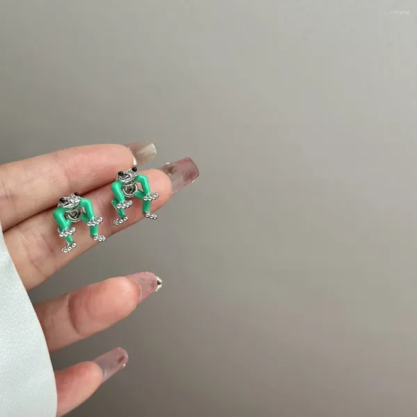 Pendientes de tuerca creativos Harajuku únicos y divertidos de aleación con incrustaciones de rana, diamantes de imitación coreanos elegantes para mujeres, regalo exquisito de moda Kawaii