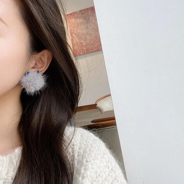 Pendientes de tuerca lindo flocado pendiente de gato de felpa para mujeres niñas dibujos animados invierno moda coreana uñas joyería fiesta regalo de cumpleaños al por mayor