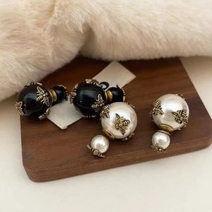 Boucles d'oreilles Vintage en forme de petite abeille, bijoux Design en perles dorées, à la mode, vêtements pour femmes des deux côtés