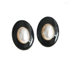 Stud -oorbellen D043 Fashion Golden Round Black Pearl Set Earring Women Sieraden Hoge kwaliteit