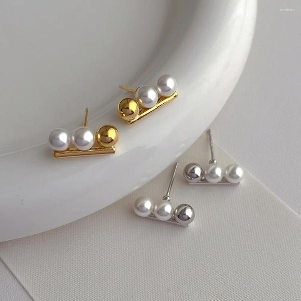 Pendientes de tuerca delicados y sencillos con perlas pequeñas, aretes de barra con cuentas metálicas a la moda, joyería al por mayor
