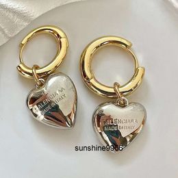 Créner des boucles d'oreilles pour femmes S925 COEUR PENDANT LETTRE B COLORFUL METAL STUD AVEC BOX POUR CADEAU DE BIJOURS DE PART