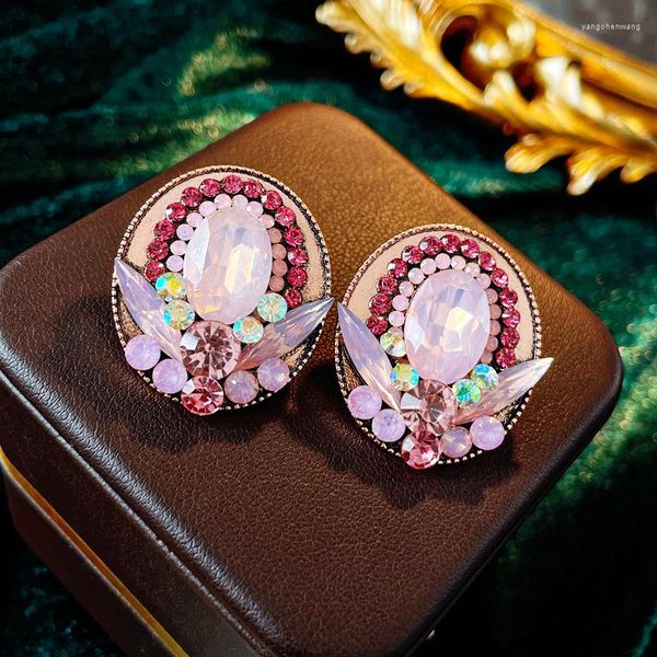 Pendientes de tuerca DREJEW brillante con diamantes de imitación completos para mujer, joyería de perforación redonda Simple de cristal rosa de lujo