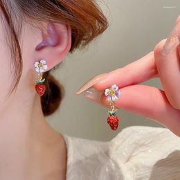 Boucles d'oreilles goutte d'huile fleur fraise personnalité mode goujons tempérament doux petites femmes fraîches