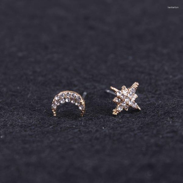 Pendientes de tuerca E7895 Mini Pave Crystal Star Moon Studs para mujeres 2023 Llegada Media luna asimétrica y joyería