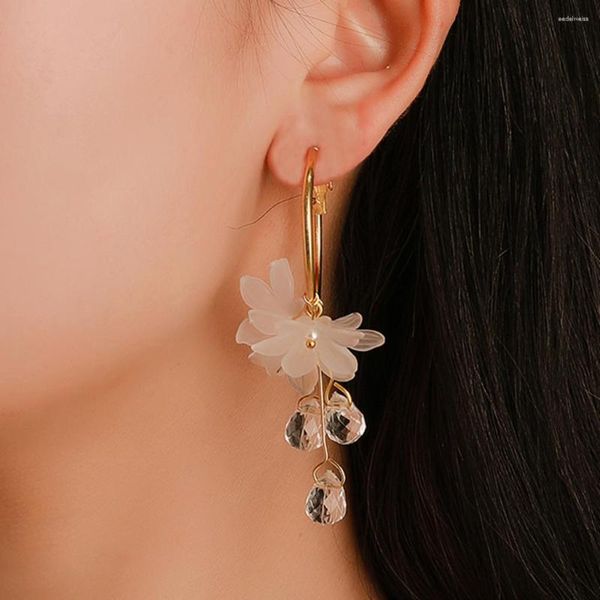 Pendientes de tachuelas Jackets de aretes para pernos Ladies Metal de metal blanco Cristal Temperamento de flores abrazados Mujeres