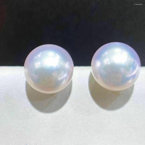 Boucles d'oreilles élégantes en perles blanches rondes des mers du Sud, 10-11mm, or 18 carats