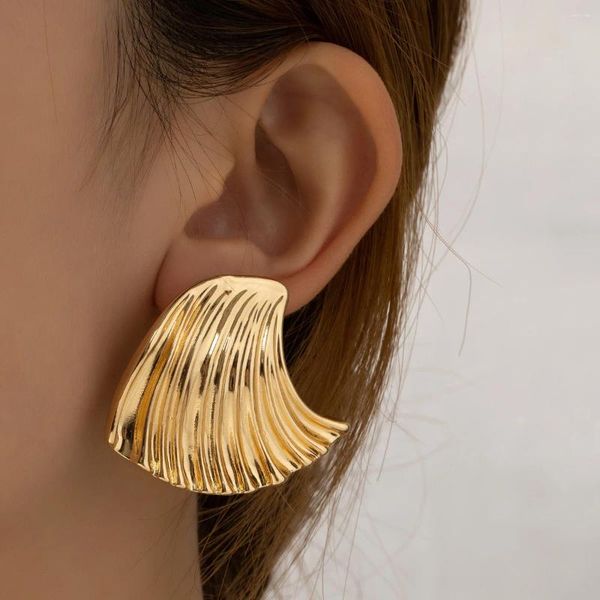Boucles d'oreilles élégantes feston de coquille de mer pour femmes créativité de la personnalité de concepteur Couleur métallique