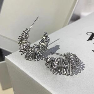 Pendientes de tuerca para mujer, tendencia Irregular de Europa y América, accesorios de joyería de Metal únicos, regalo de primavera 2023