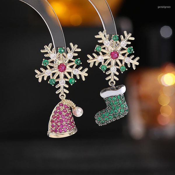 Boucles d'oreilles à tige Style de mode européen et américain Couleur Zircon Design créatif Bottes de neige Chapeau Cadeau de Noël