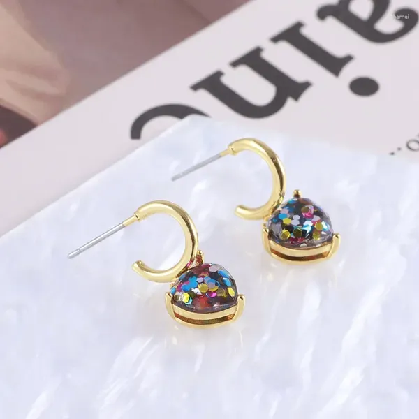 Boucles d'oreilles à tige, bijoux européens et américains, vente en gros, doux, coloré, cœur de pêche tridimensionnel, paillettes, métal en forme de cœur, oreille en forme de C