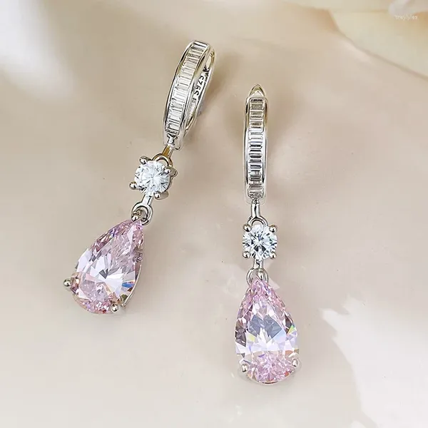 Boucles d'oreilles à clous en forme de poire européenne et américaine, boucles d'oreilles en forme de goutte d'eau en diamant rose pour les déplacements quotidiens à la mode