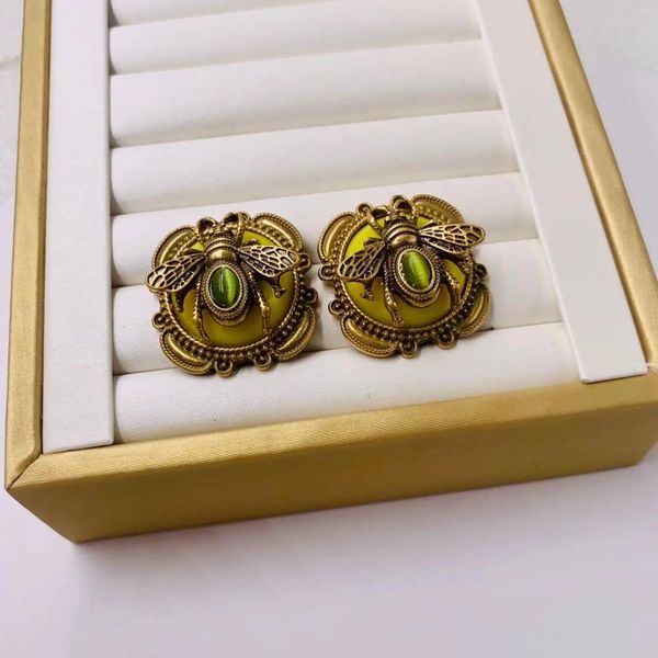 Pendientes de tachuelas de estilo europeo y americano Sense de metal único Bee tridimensional 925 aguja plateada llena de encanto