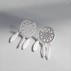 Boucles d'oreilles à clous de tempérament européen et américain, bijoux plaqués argent, attrape-rêves creux, plumes en filet E030