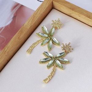 Boucles d'oreilles étalon bijoux de tendance européenne et américaine en gros simple Shining Coconut Snowflake Forme