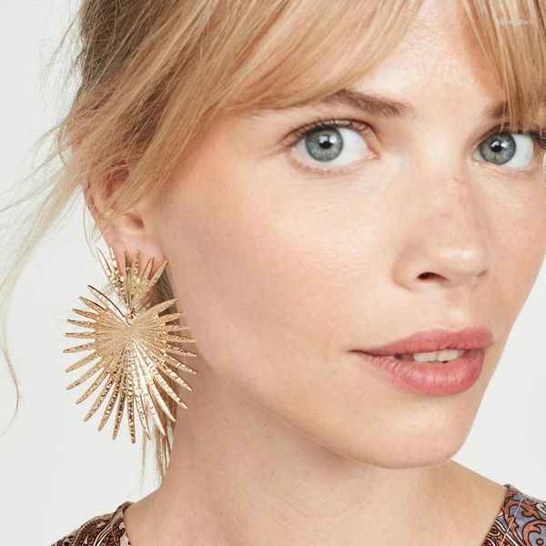 Boucles d'oreilles exagérées pour femmes et filles, rétro, amour, cœur, éventail géométrique, clous d'oreilles en métal