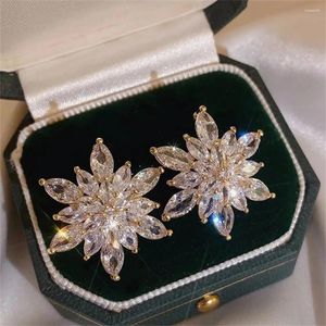 Boucles d'oreilles exagérées de luxe Crystal Flower Tempérament de la mode élégante Design de mode Bijoux de mariage