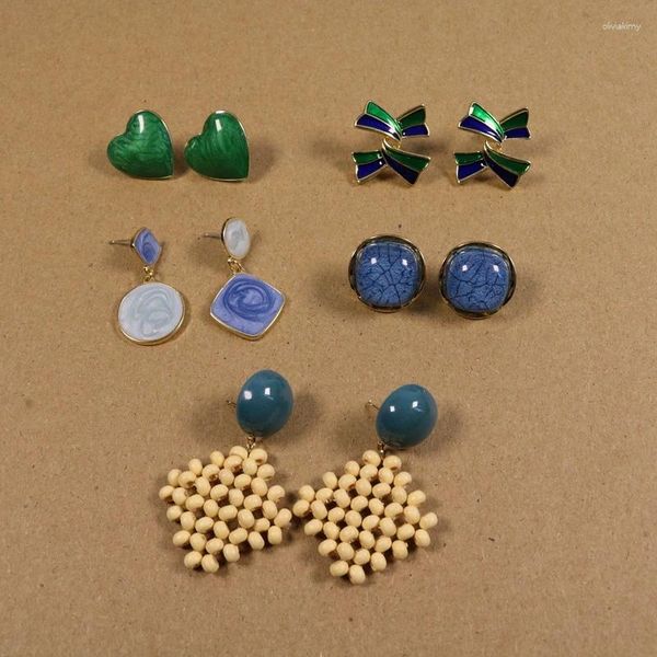 Pendientes de tuerca exquisitos, pintura al óleo azul y verde, resina de vidrio, lazos geométricos en forma de corazón para joyería navideña