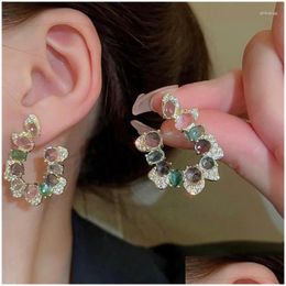 Boucles d'oreilles à tige accrocheuses pour femmes, grands clous légers de luxe de haute qualité 2023, tendance, Design d'intérêt spécial, rétro saison, livraison directe J Ote02