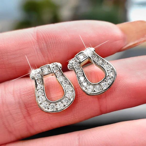 Boucles d'oreilles étalon oreille en forme de U pour femmes pavées cristal cubes zircone délicate femelle quotidienne de femmes bijoux de mode moderne