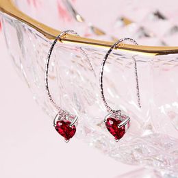 Boucles d'oreilles étalon charme de mode rouge cz coeur en forme argentée pour les femmes girl girl tendance élégante zircon boucles d'oreille bijoux cadeau