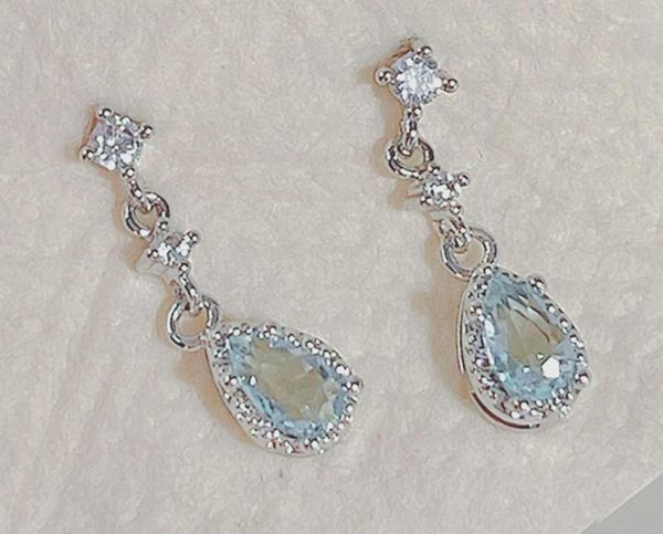 Pendientes de tuerca Pendientes de moda para mujer Gota de agua azul claro Circón con cuentas Diseño de diamantes de imitación Boda Regalo de joyería de acero inoxidable