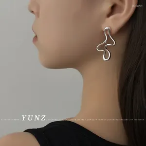 Boucles d'oreilles mode irrégulière déformée couleur argent élégant pour les femmes de luxe qualité bijoux femme Y2k coréen boucle d'oreille de mariage Kpop