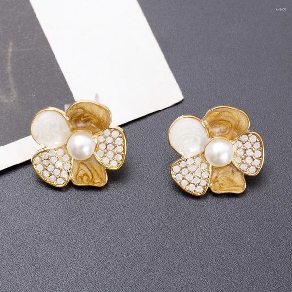 Boucles d'oreilles Gouttes d'huile de mode Brillant Imitation Perle en alliage de zinc Fleur vintage pour les femmes Tempérament Filles mignonnes Bijoux Décoration