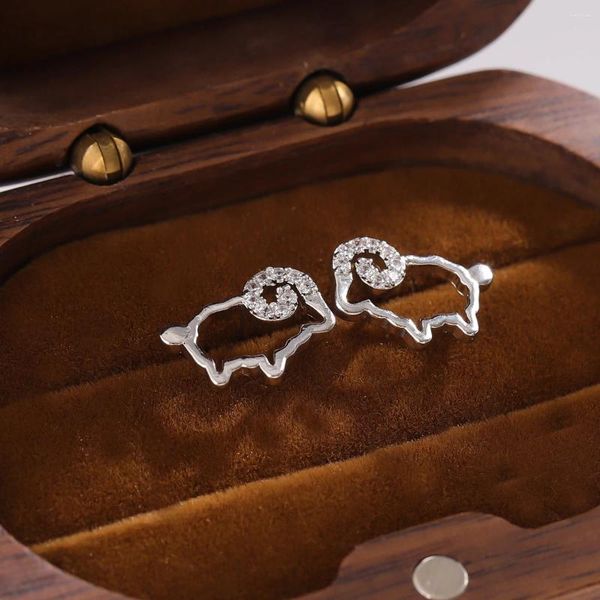 Pendientes de tachuelas Fashion Silver Plate Sheep