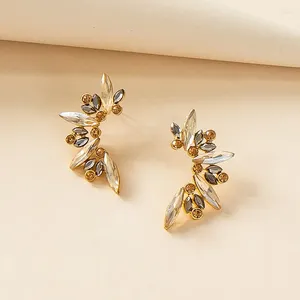 Boucles d'oreilles à clous en forme de C pour femmes, bijoux de mariage simples, perles de cristal Champagne, fleur en pierre claire