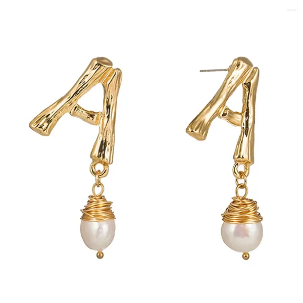 Boucles d'oreilles de goujon femme naturelle coquille naturelle de perle de perle contractée blanche