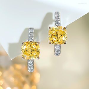 Boucles d'oreilles à la mode et de luxe en argent 925 avec diamant jaune artificiel incrusté d'un petit design polyvalent à haute teneur en carbone