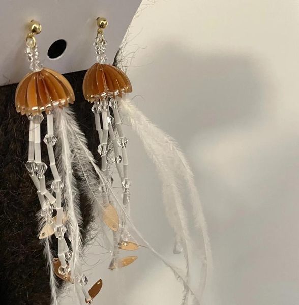 Pendientes de tuerca con diseño de borla de plumas, estilo largo para mujer, joyería de fiesta