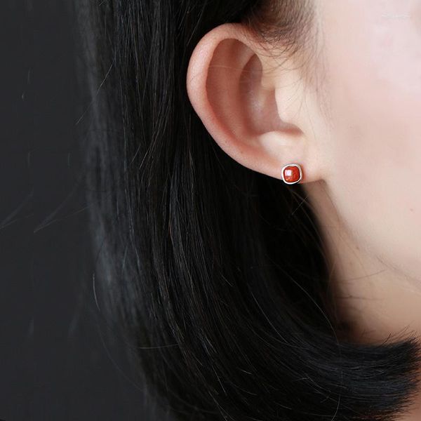 Boucles d'oreilles fines bijoux breloque petit carré avec pierre naturelle rouge Piercing inhabituel pour les femmes cadeaux d'anniversaire de mariage