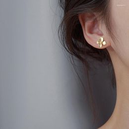 Stud -oorbellen bloem voor vrouwen Korea mode eenvoudige retro golden gardenia trend punk studs dagelijkse sieraden boyulige