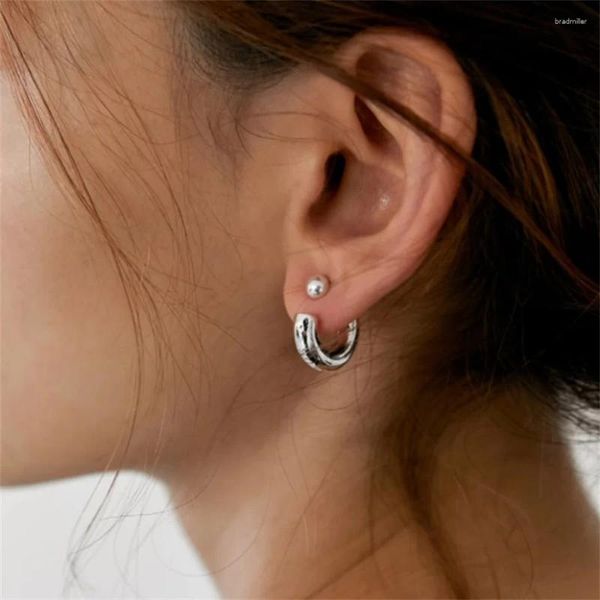 Pendientes de tuerca con forma de C para mujer, anillo Circular de alta gama con nicho francés, tendencia de lujo ligera, dije de moda Simple