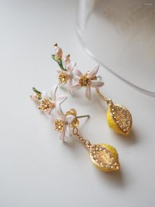 Boucles d'oreilles clous Style forêt rétro français Bouquet de citron Perle naturelle Clous d'oreille Clip Pompon