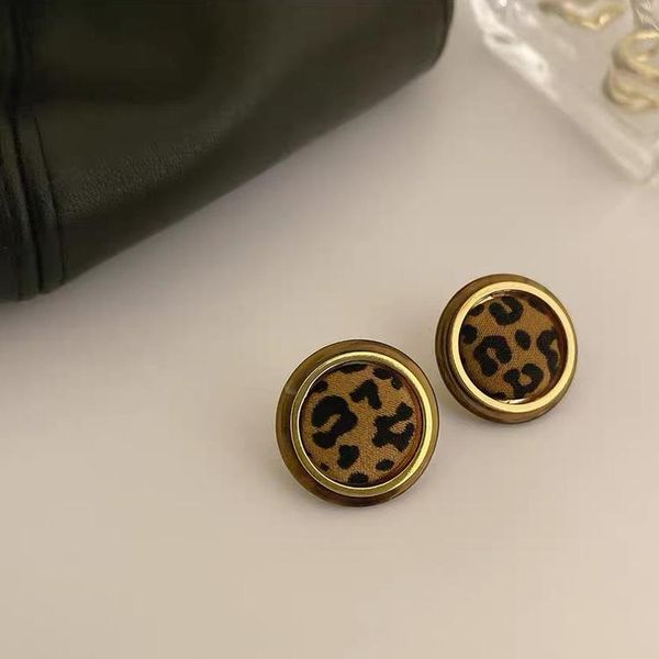 Pendientes de botón Francés Retro Geométrico Redondo Estampado de leopardo Mujer Temperamento simple Moda TrendStud