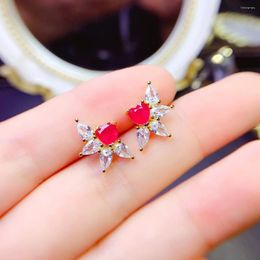 Stud-oorbellen FS Hartvormige natuurlijke Ruby S925 Sterling Silver voor vrouwen Fijne bruiloften 5 mm edelsteen juwelen juwelen accessoires meibapj