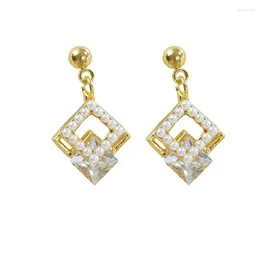 Boucles d'oreilles Stud Fyjs Unique Light Yellow Color Rhombus Rhombus Forme Imitation Perle pour les femmes avec des bijoux en strass