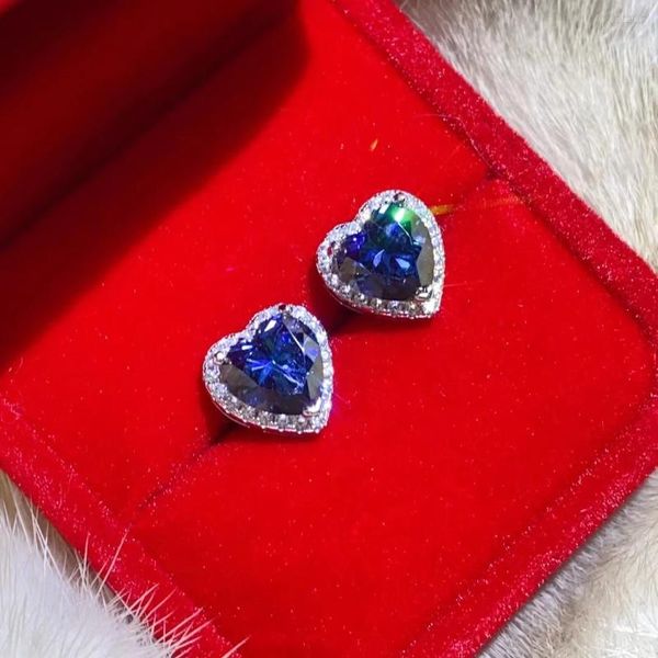 Pendientes de tuerca Gema Azul Moissanite Diamantes Pendiente en forma de corazón Mujer Regalo de moda Corte brillante 925 Plata Novia Boda Joyería de lujo
